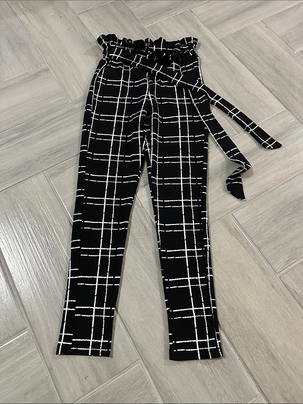 Black & White Plaid Paperbag elastic Waist Pants with belt